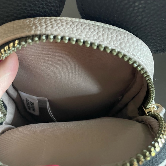 New Disney Mickie mouse ear purse - Picture 4 of 5